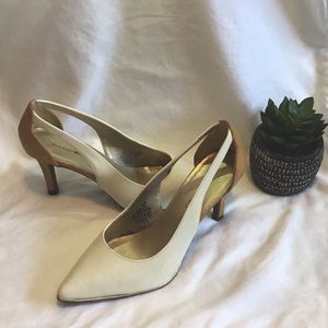 Bandolino pointed toe heels